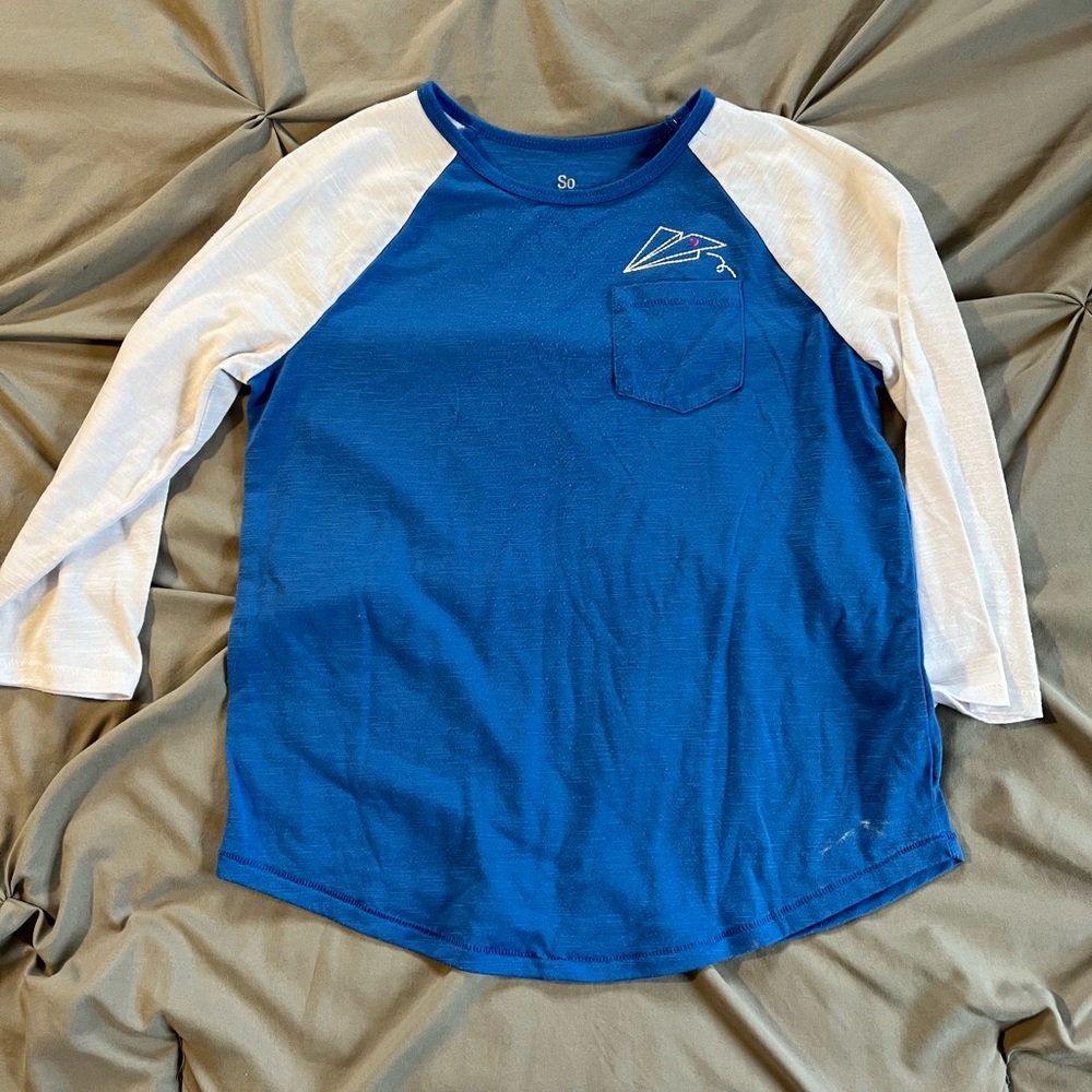 Girls quarter length sleeve shirt.